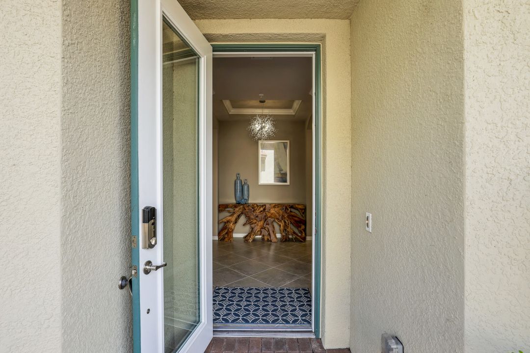 2149 Frangipani Cir #101, Naples, FL 34120