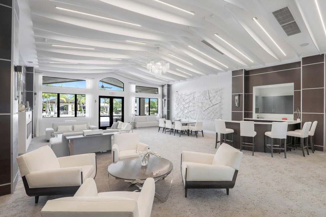 4488 Aurora St, Naples, FL 34119