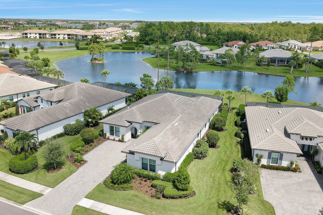 2155 Antigua Ln, Naples, FL 34120