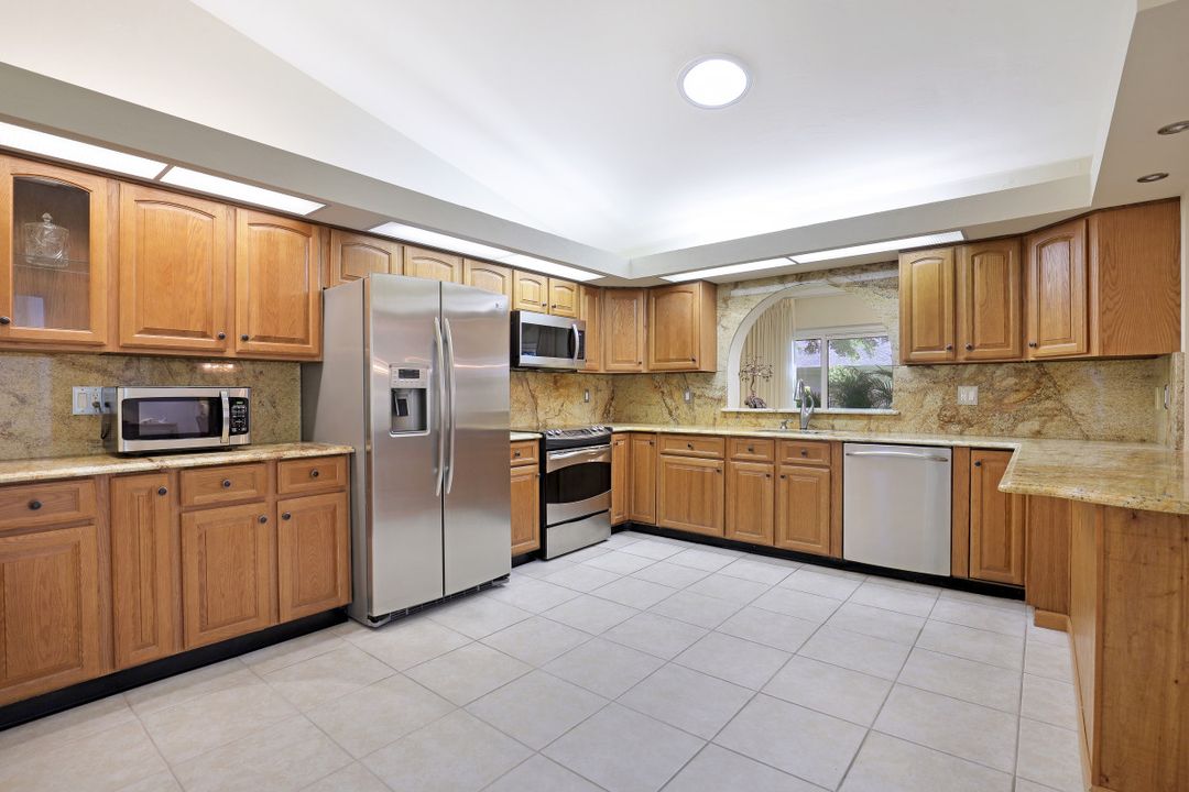 1250 Arcola Dr, Fort Myers, FL 33919