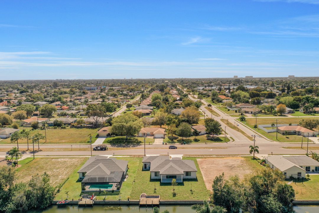 307 Gleason Pkwy, Cape Coral, FL 33914