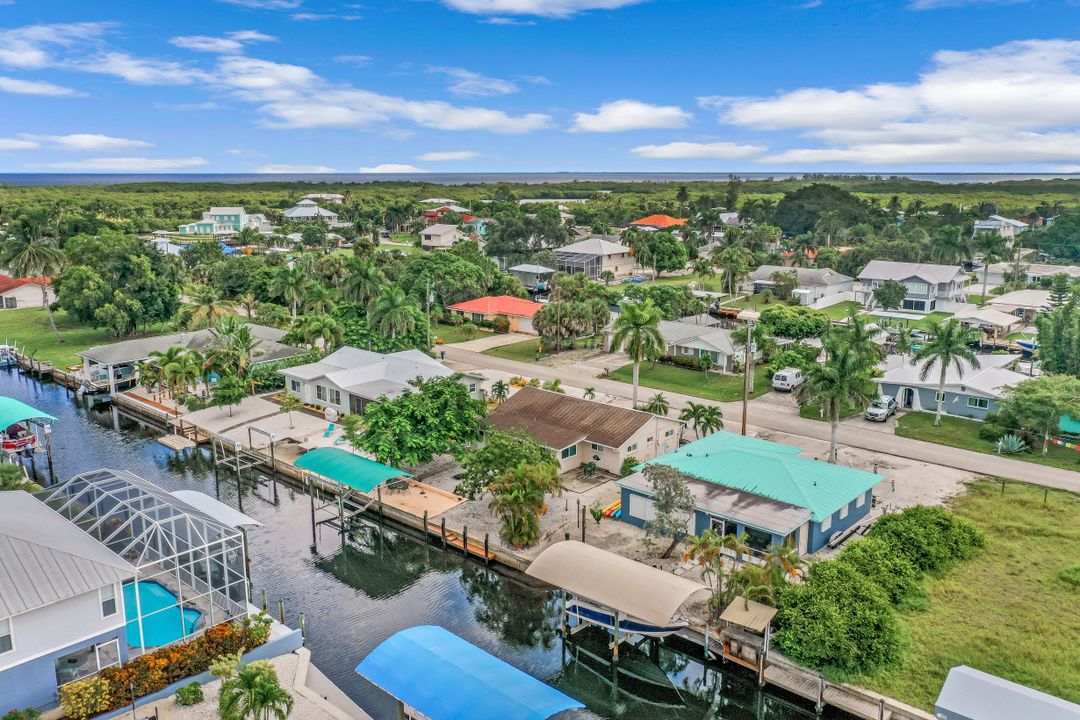 16125 Buccaneer St, Bokeelia, FL 33922