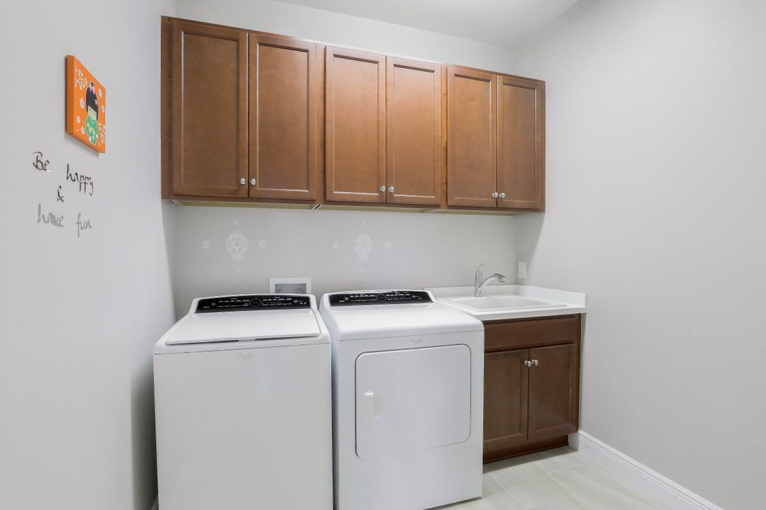 2181 Frangipani Cir  #201, Naples, FL 34120