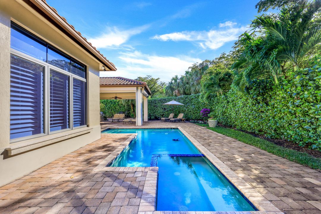 2351 Traditions Ct, Naples, FL 34105