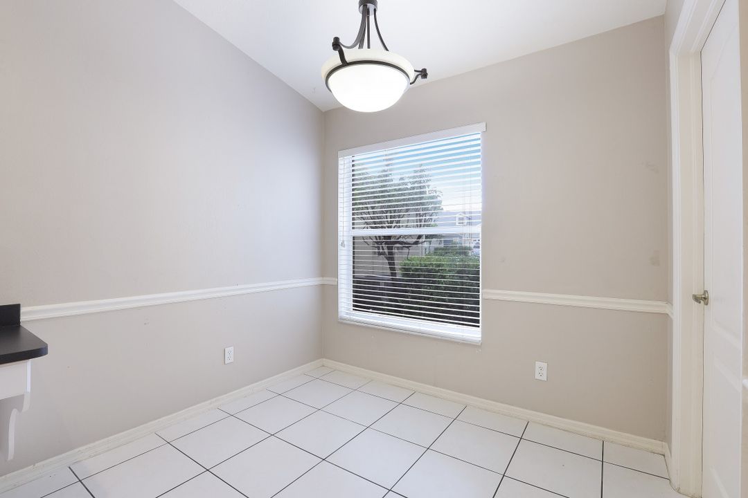 8435 Ibis Cove Cir, Naples, FL 34119