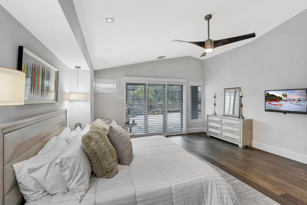 4501 Silver Fox Dr, Naples, FL 34119