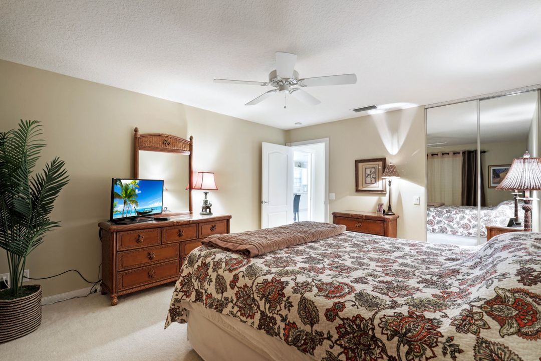 4209 St George Ln, Naples, FL 34119