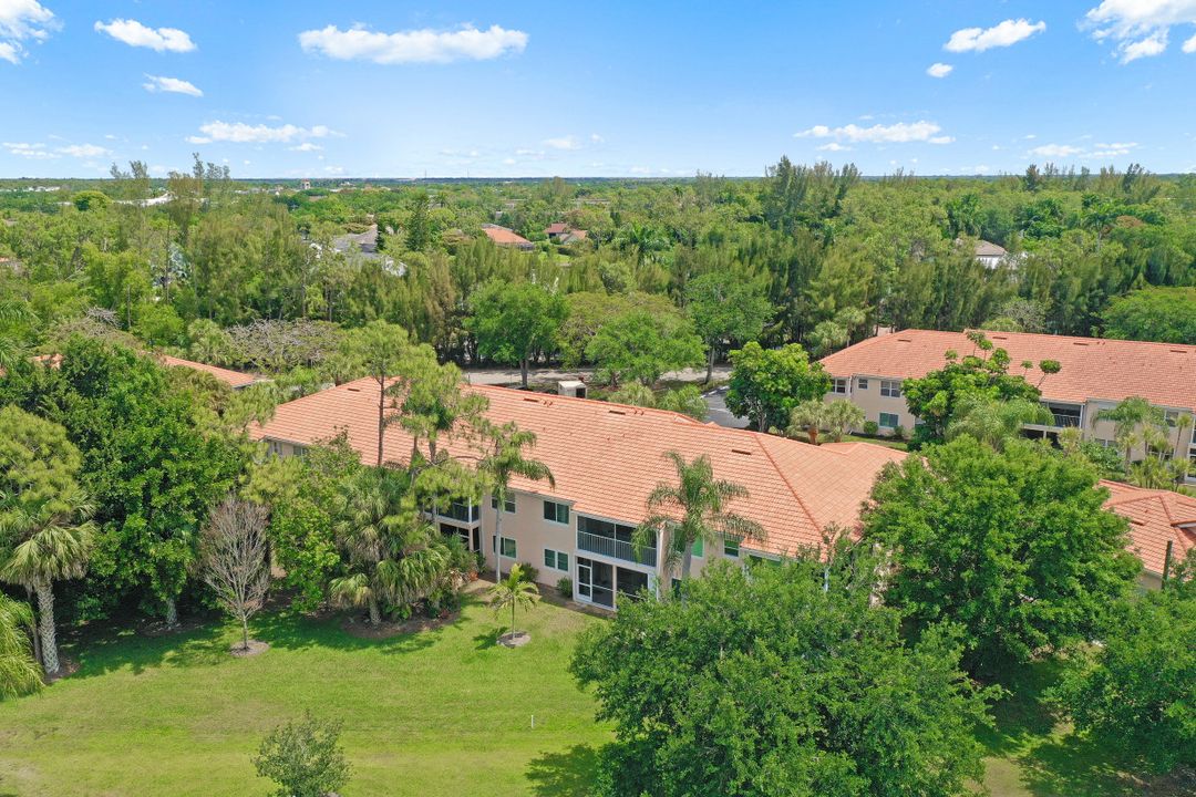 680 Woodshire Ln #H 4, Naples, FL 34105