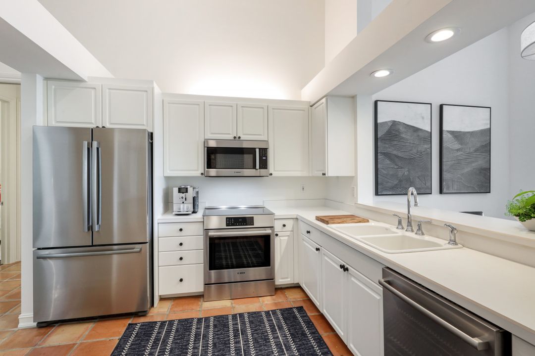 743 Bentwater Cir #203, Naples, FL 34108