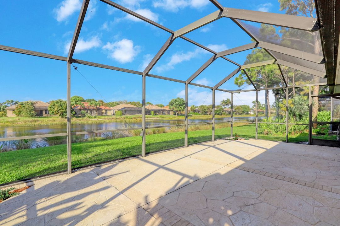 6472 Autumn Woods Blvd, Naples, FL 34109