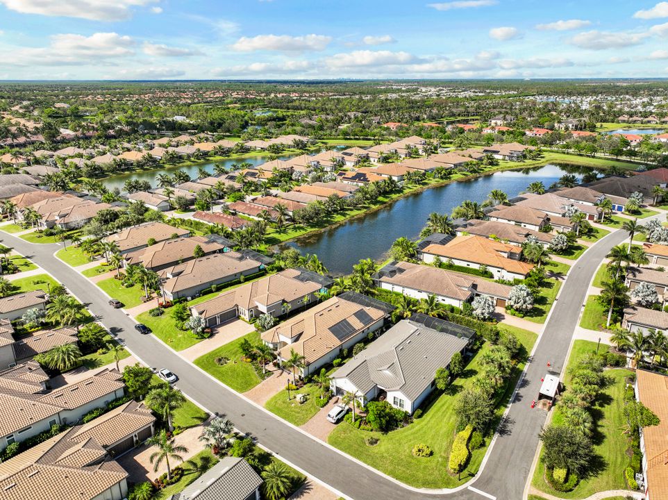 3227 Quilcene Ln, Naples, FL 34114