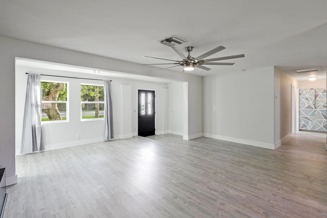 3575 Thomasson Dr, Naples, FL 34112