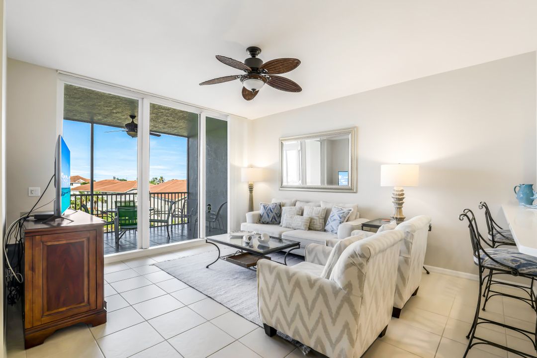 450 Launch Cir #402, Naples, FL 34108