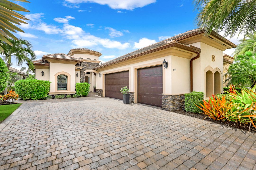 14713 Reserve Ln, Naples, FL 34109