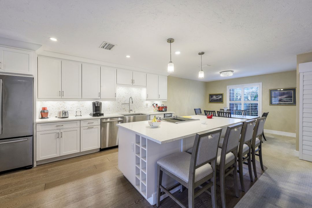 812 10th Ave S #812, Naples, FL 34102