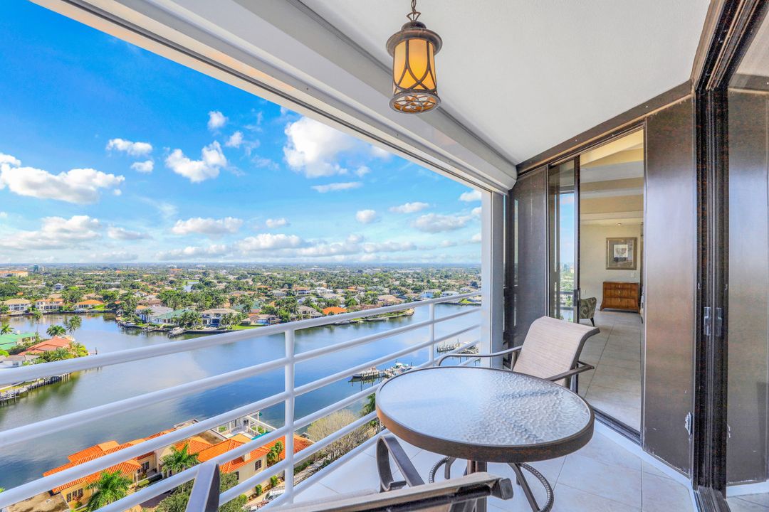 4751 Gulf Shore Blvd N, Naples, FL 34103