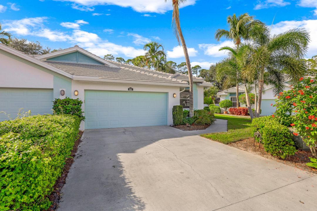 693 Mainsail Pl, Naples, FL 34110