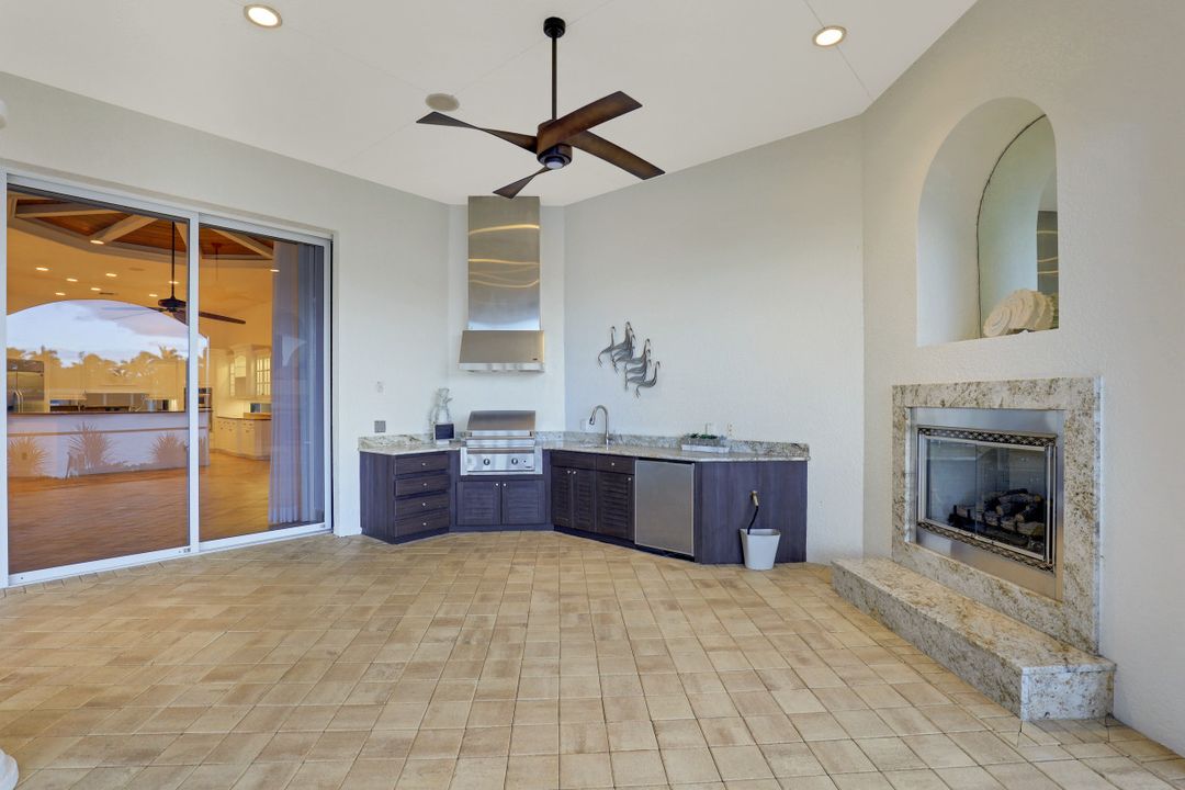 18561 Verona Lago Dr, Miromar Lakes, FL 33913