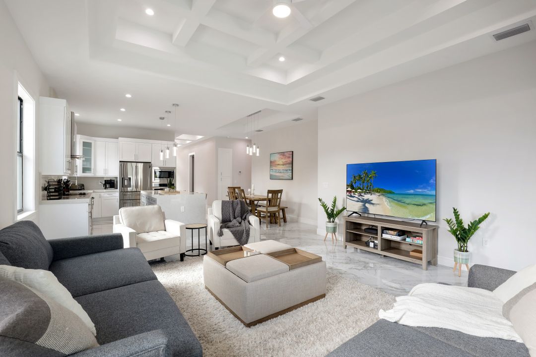 783 110th Ave N, Naples, FL 34108