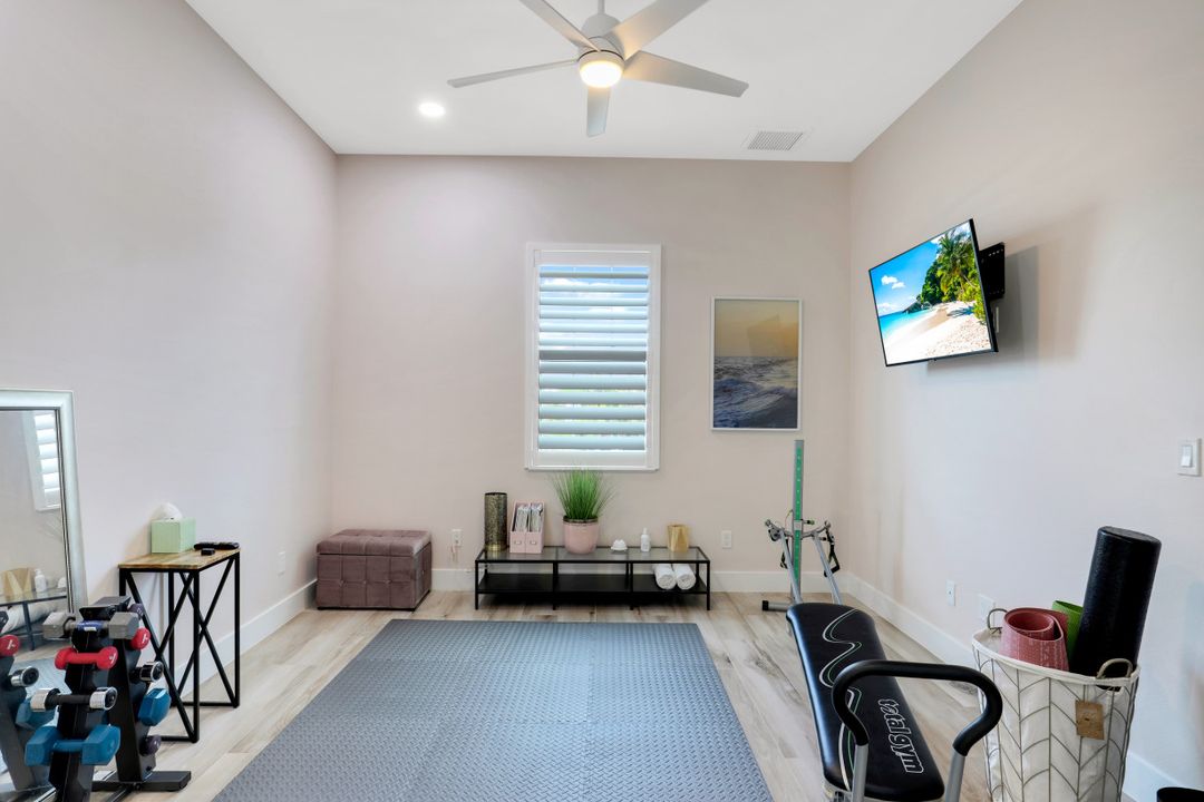 27050 Flamingo Dr, Bonita Springs, FL 34135