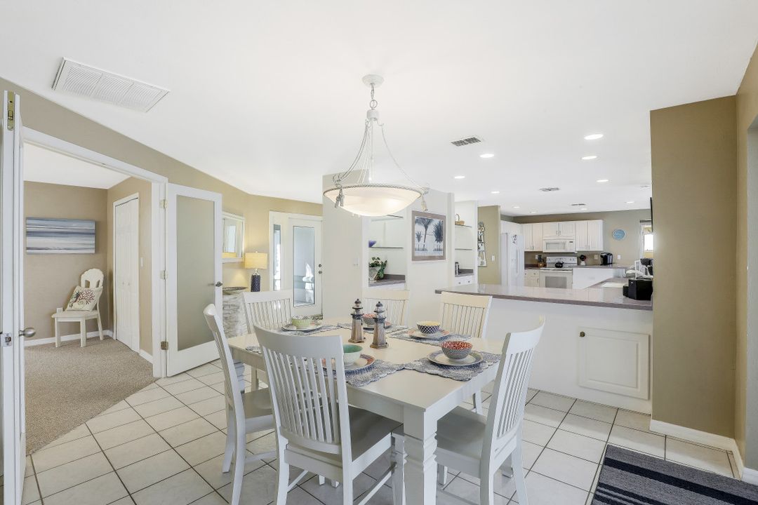 5261 Nautilus Dr, Cape Coral, FL 33904