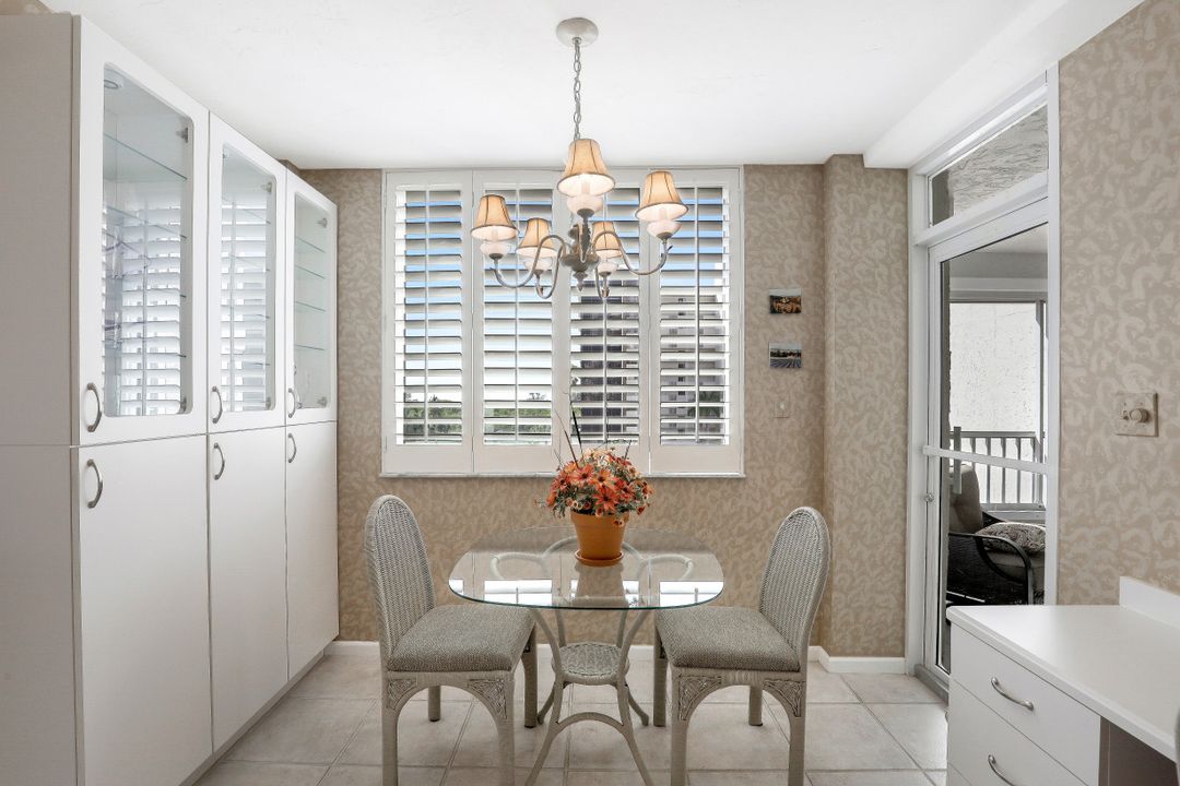 21 Bluebill Ave #404, Naples, FL 34108