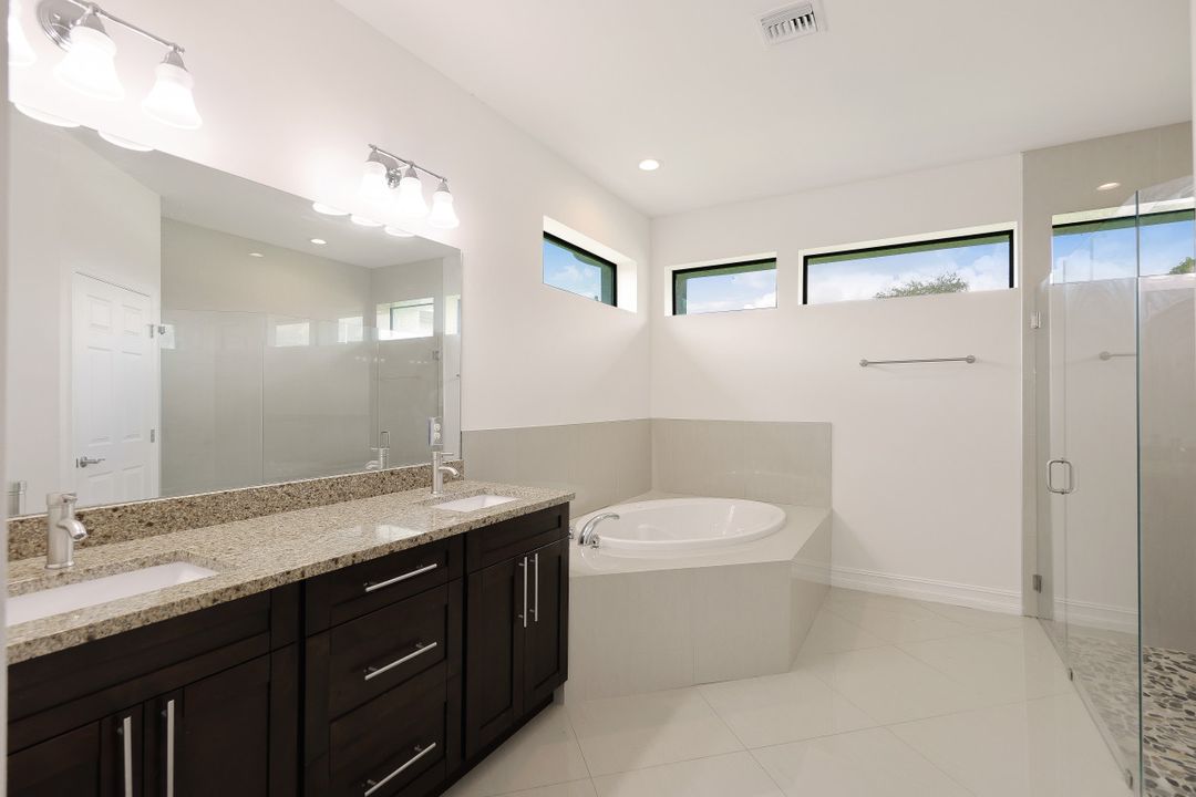 1011 NW 16th Pl, Cape Coral, FL 33993