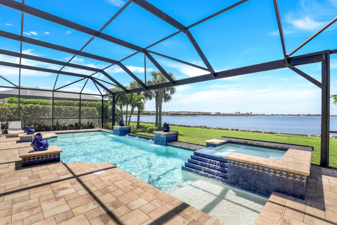 9273 Quarry Dr, Naples, FL 34120