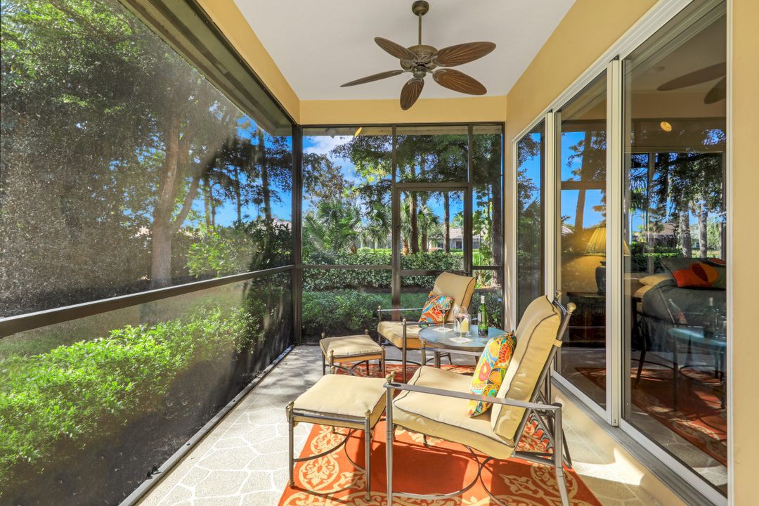 237 Charleston Ct, Naples, FL 34110