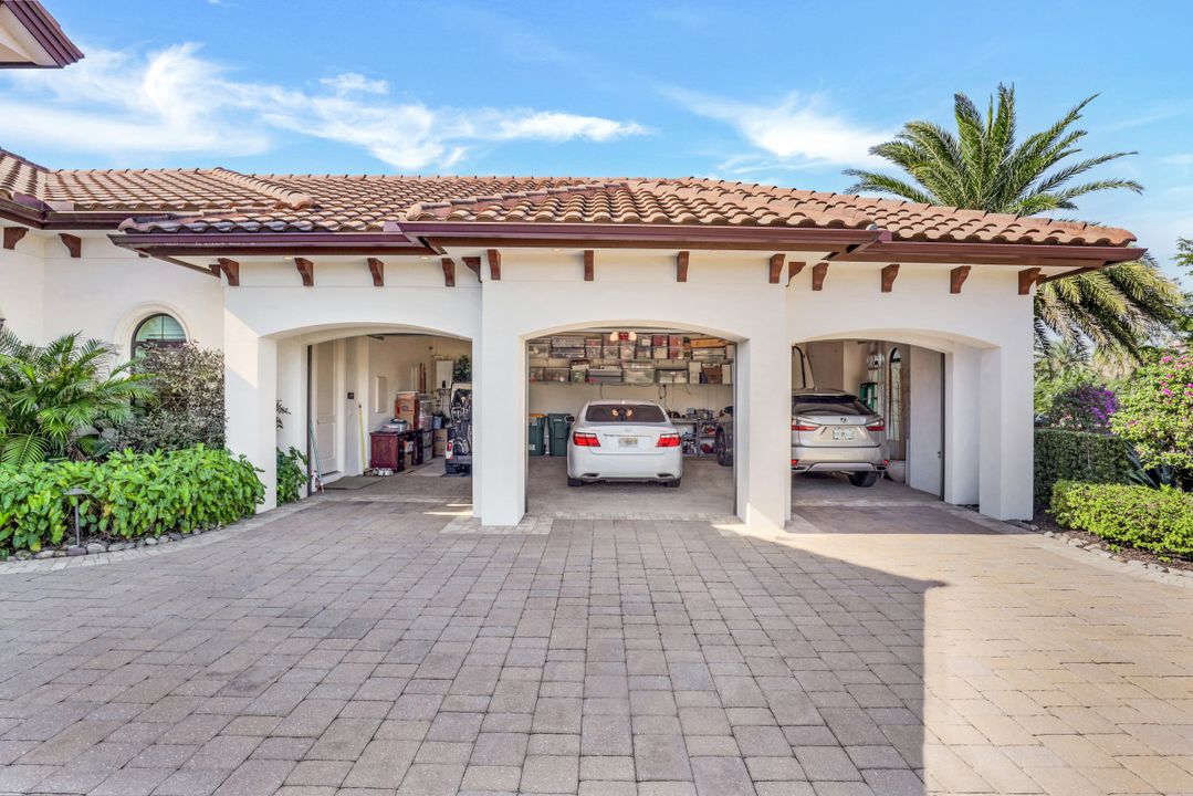 16462 Seneca Way, Naples, FL 34110