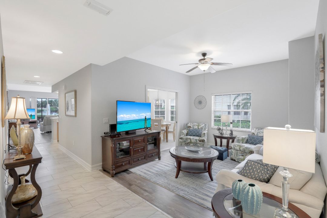 8204 Saratoga Dr #302, Naples, FL 34113