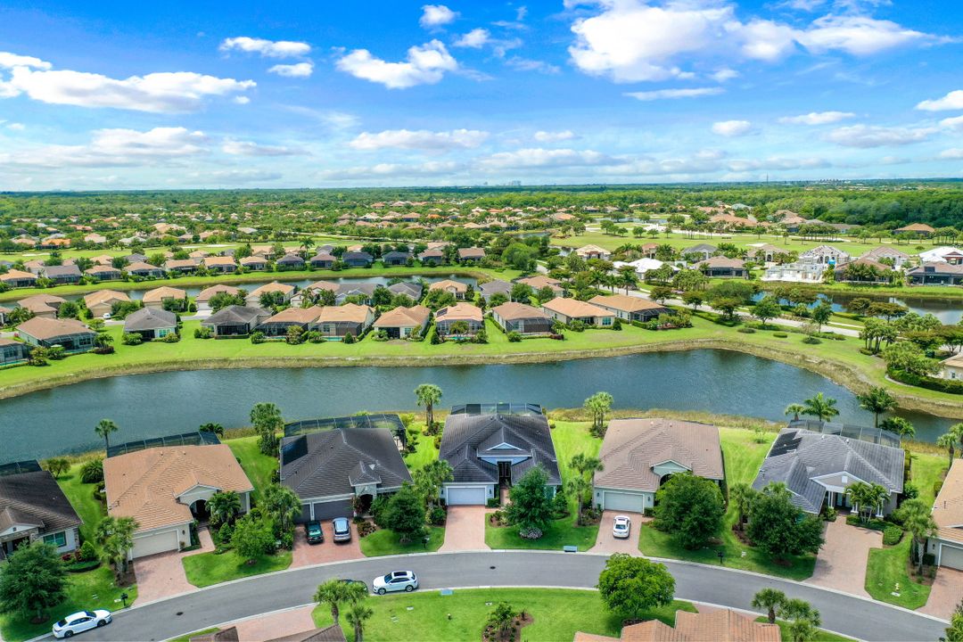 13853 Woodhaven Cir, Fort Myers, FL 33905