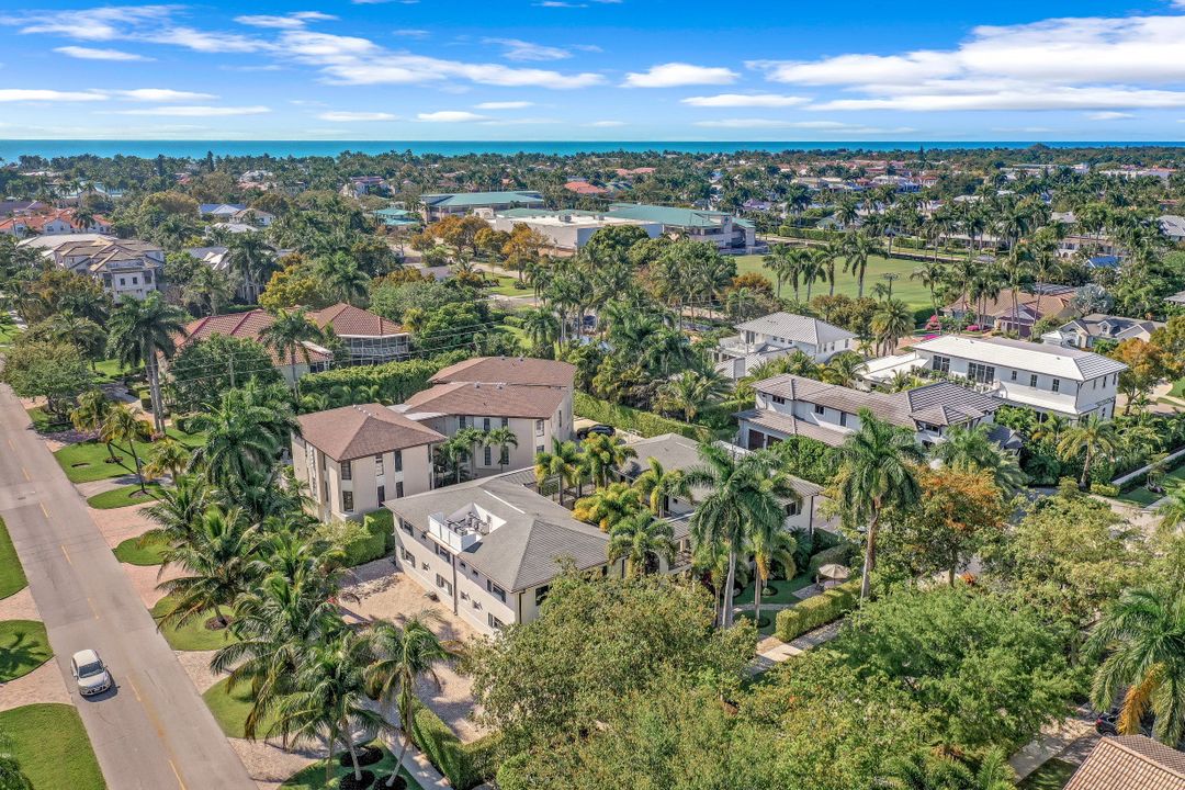 960 7th St S #101, Naples, FL 34102