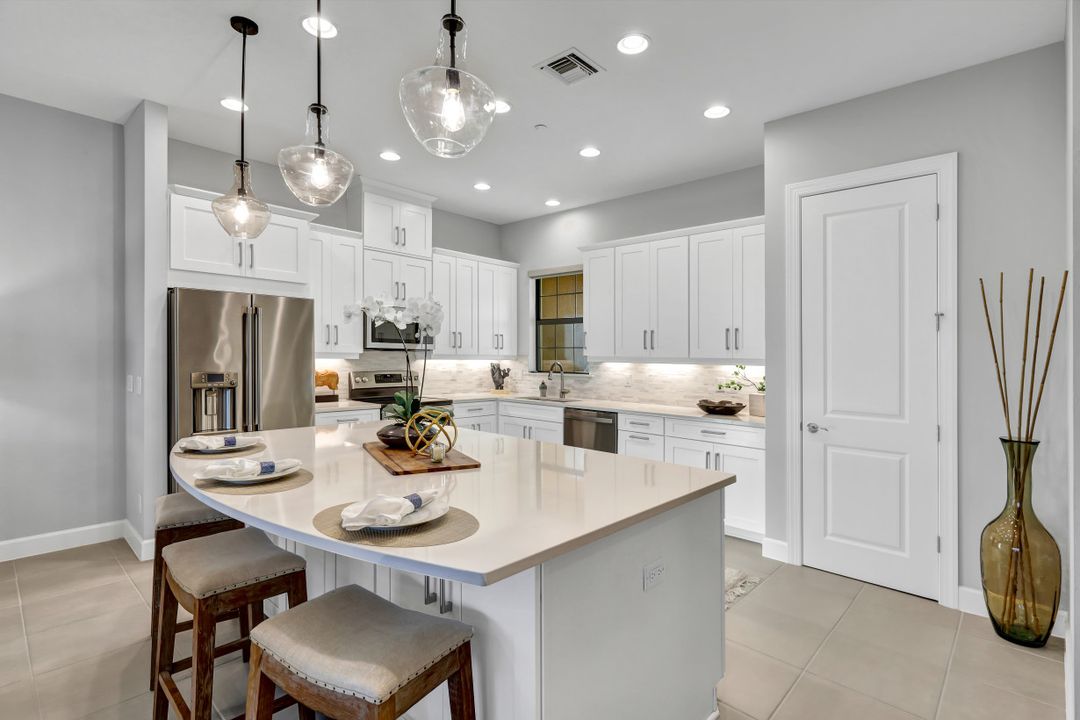 9645 Montelanico Loop #203, Naples, FL 34119