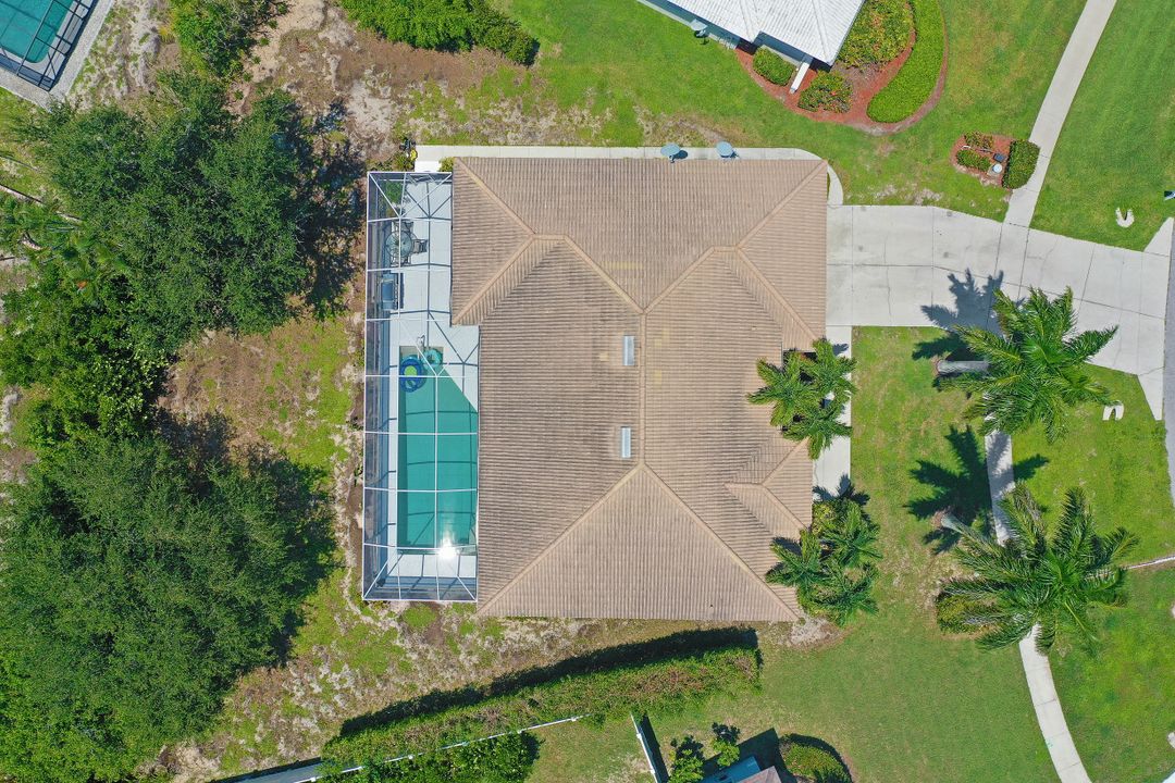 718 Fairlawn Ct, Marco Island, FL 34145