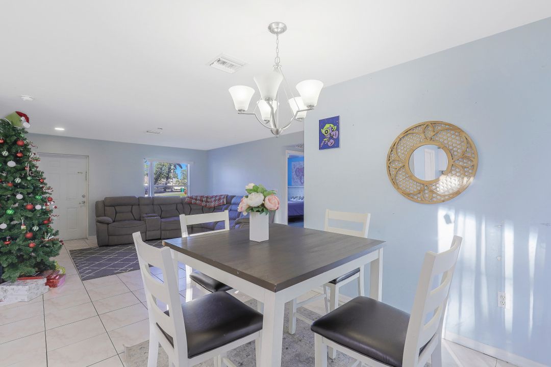 5250 Texas Ave, Naples, FL 34113