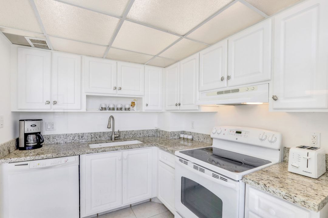 260 Seaview Ct #212, Marco Island, FL 34145