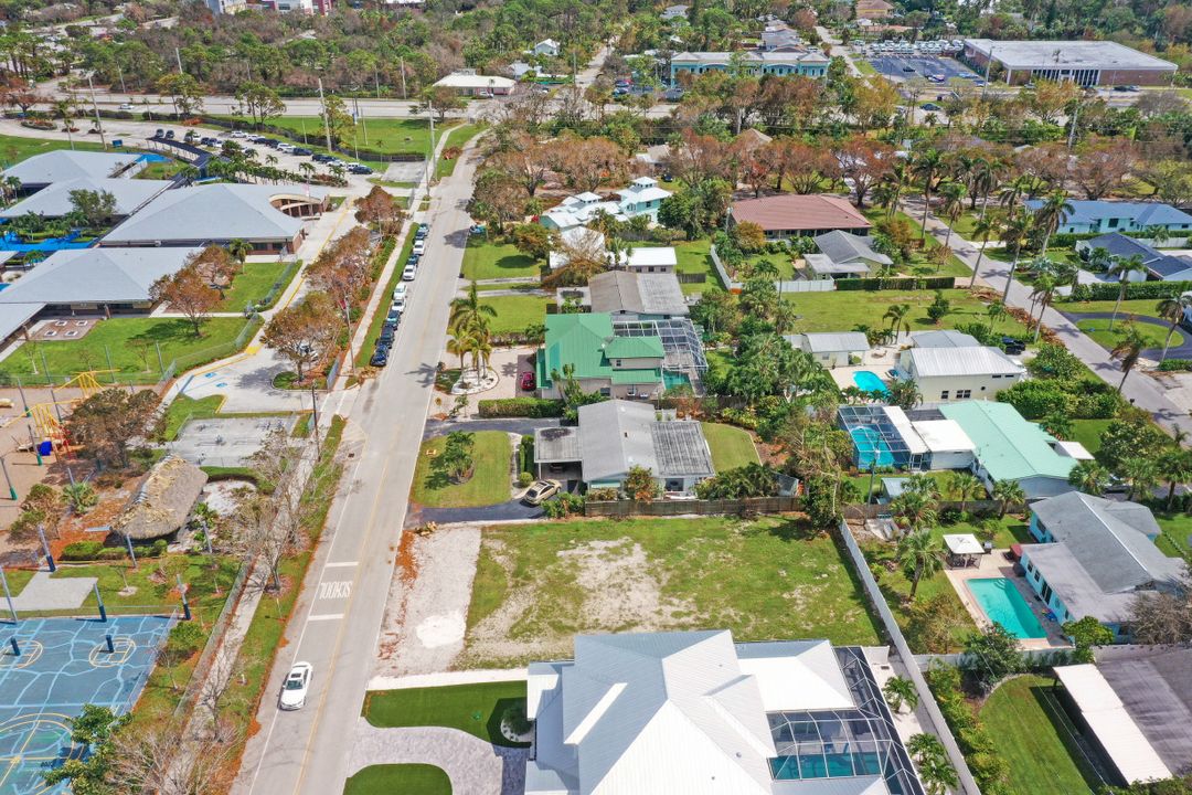 1238 14th Ave N, Naples, FL 34102