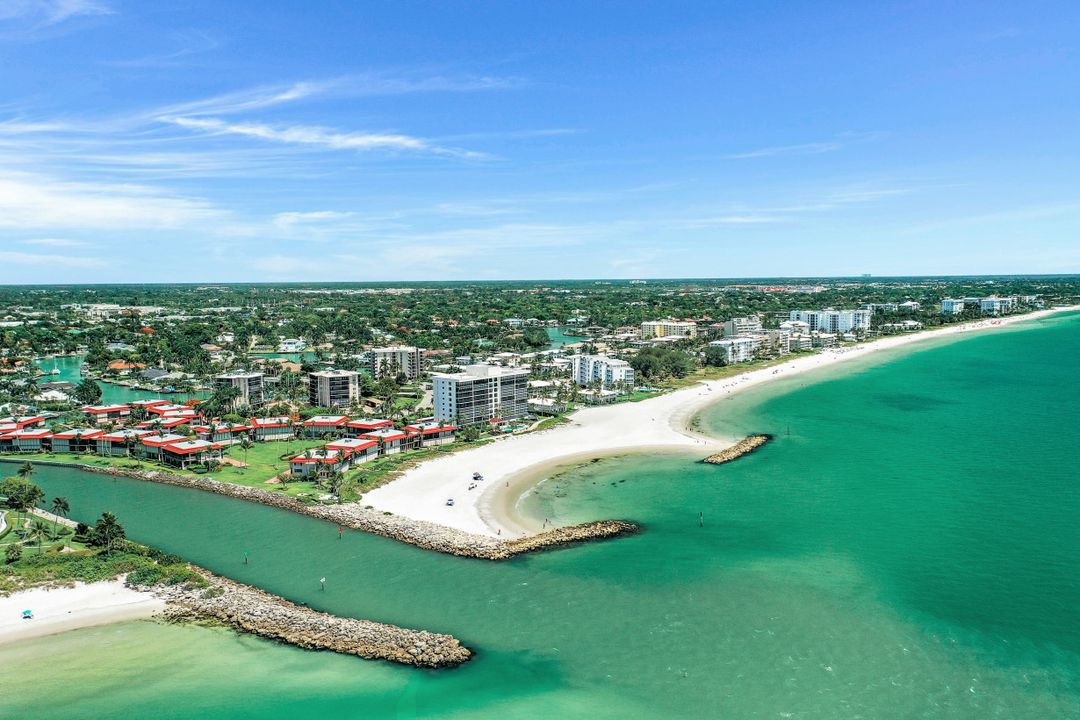 2171 Gulf Shore Blvd N #702, Naples, FL 34102