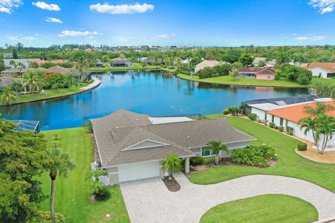 922 S Town and River Dr, Fort Myers, FL 33919