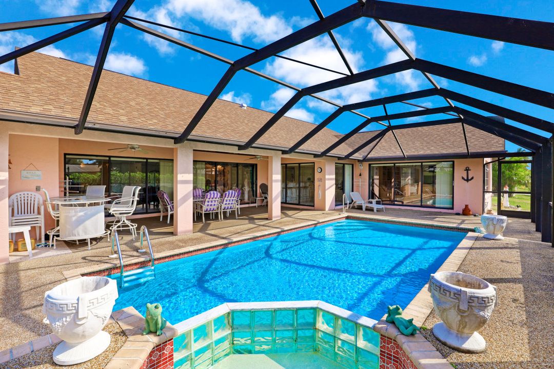 5208 SW 9th Pl, Cape Coral, FL 33914