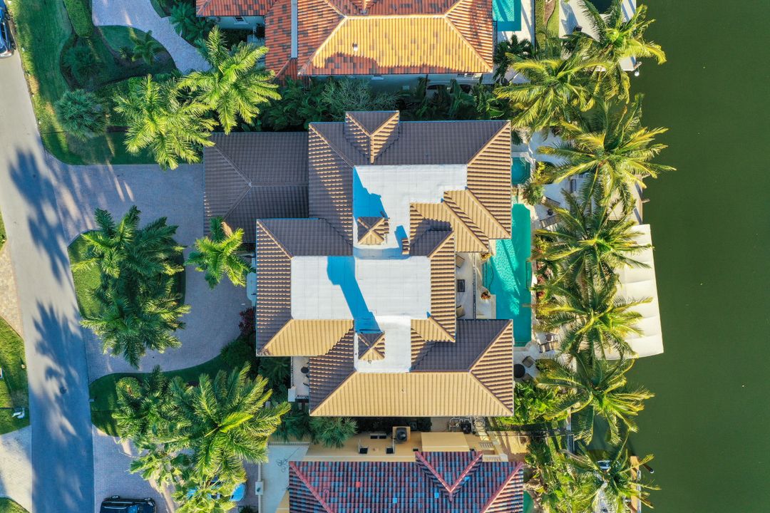 172 Seabreeze Ave, Naples, FL 34108