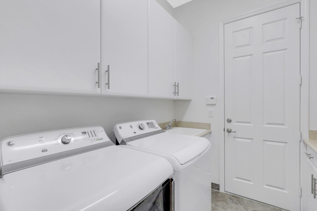 3367 Pacific Dr, Naples, FL 34119