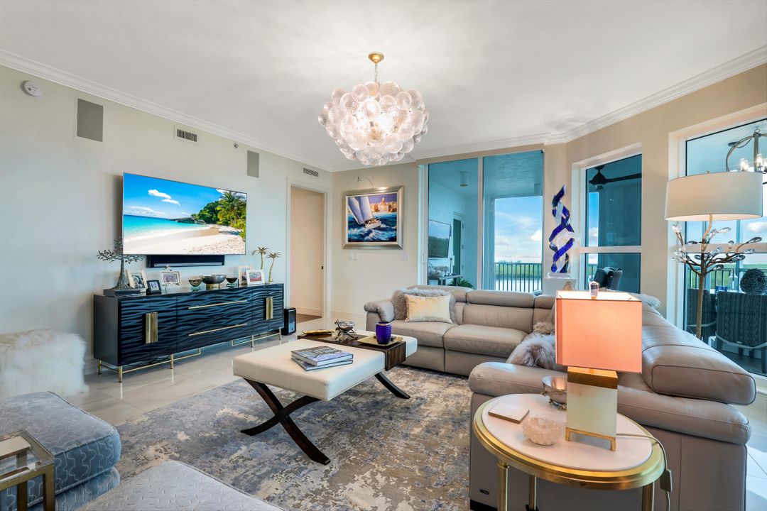 285 Grande Way #1204, Naples, FL 34110