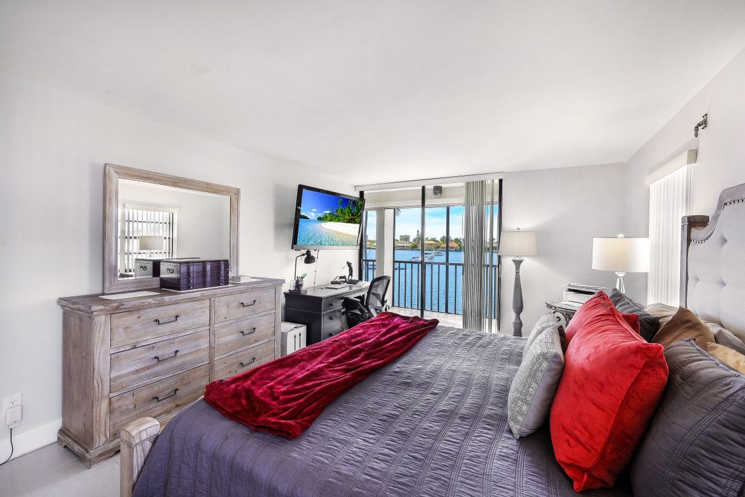 838 W Elkcam Cir #303, Marco Island, FL 34145