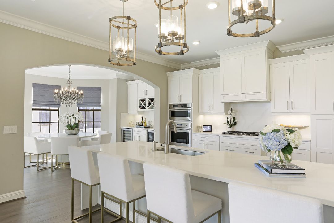 16379 Viansa Way, Naples, FL 34110