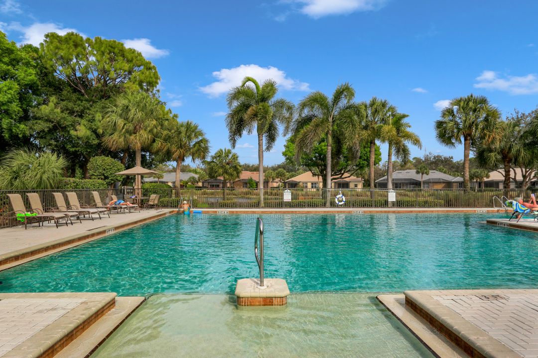 6615 Chestnut Cir, Naples, FL 34109