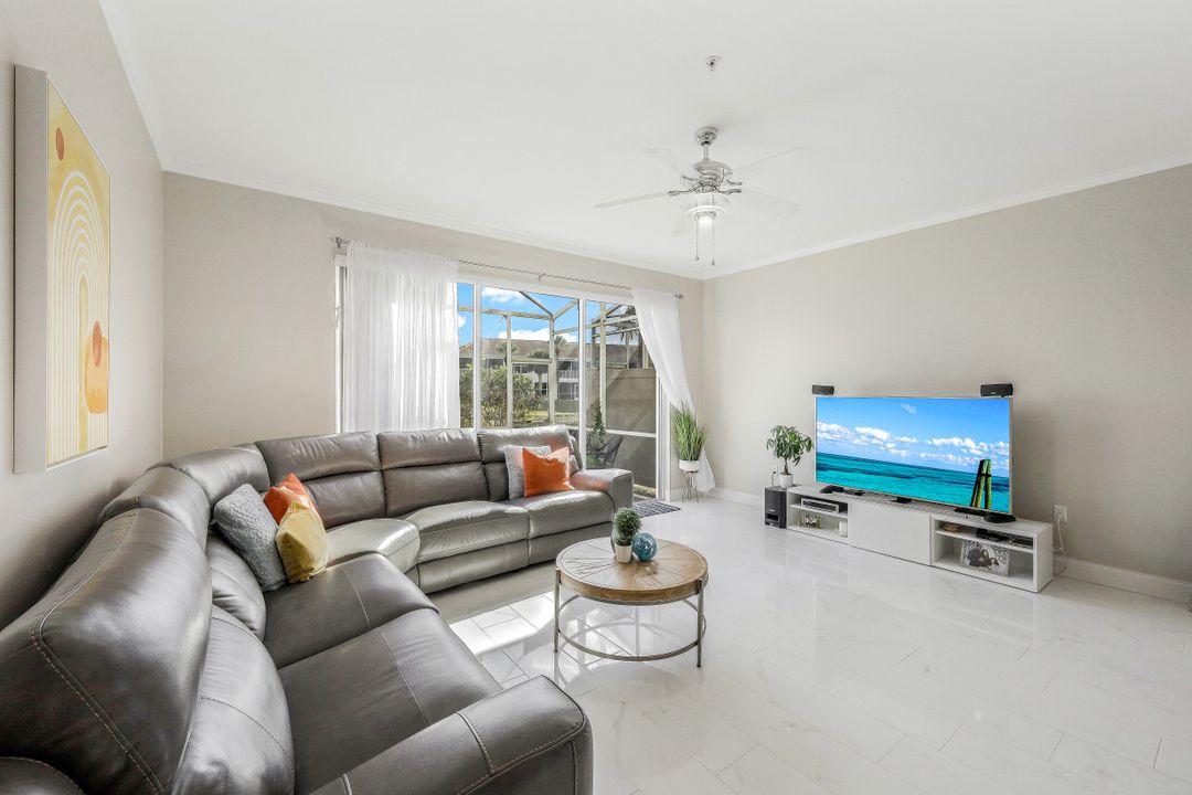 996 Hampton Cir, Naples, FL 34105