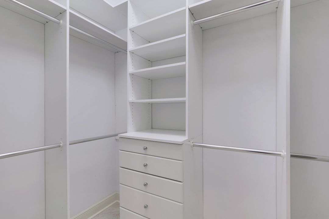 2362 Terra Verde Ln, Naples, FL 34105