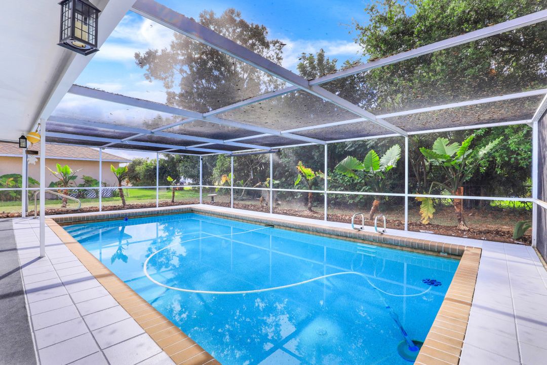 1214 SE 30th Terrace, Cape Coral, FL 33904